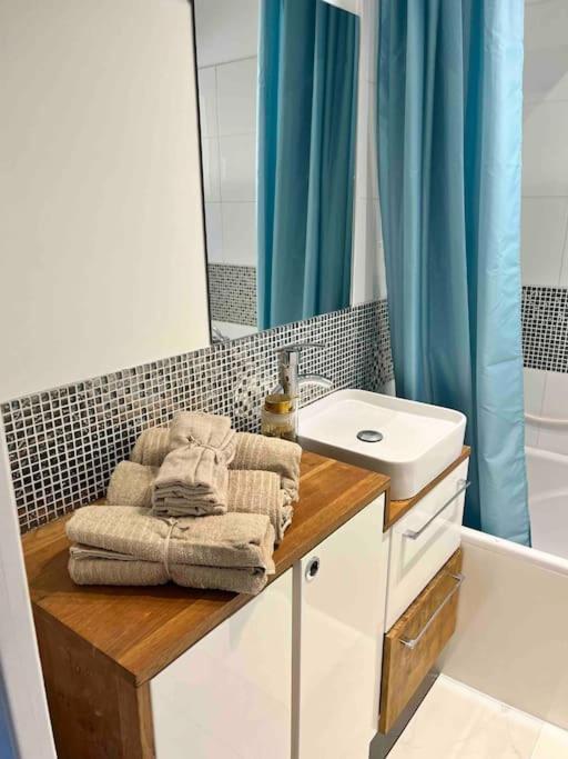 Charmant Studio Pour 3 Personnes Vallauris Dış mekan fotoğraf